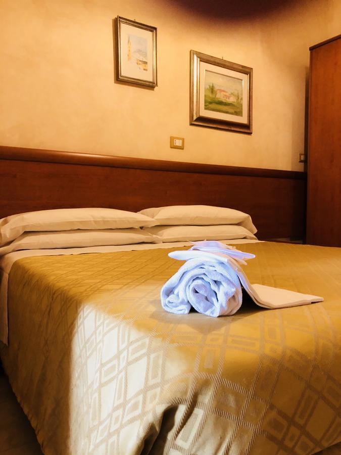 Hotel Casarola - Trigoria Castel di Decima エクステリア 写真