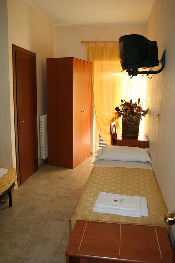Hotel Casarola - Trigoria Castel di Decima エクステリア 写真